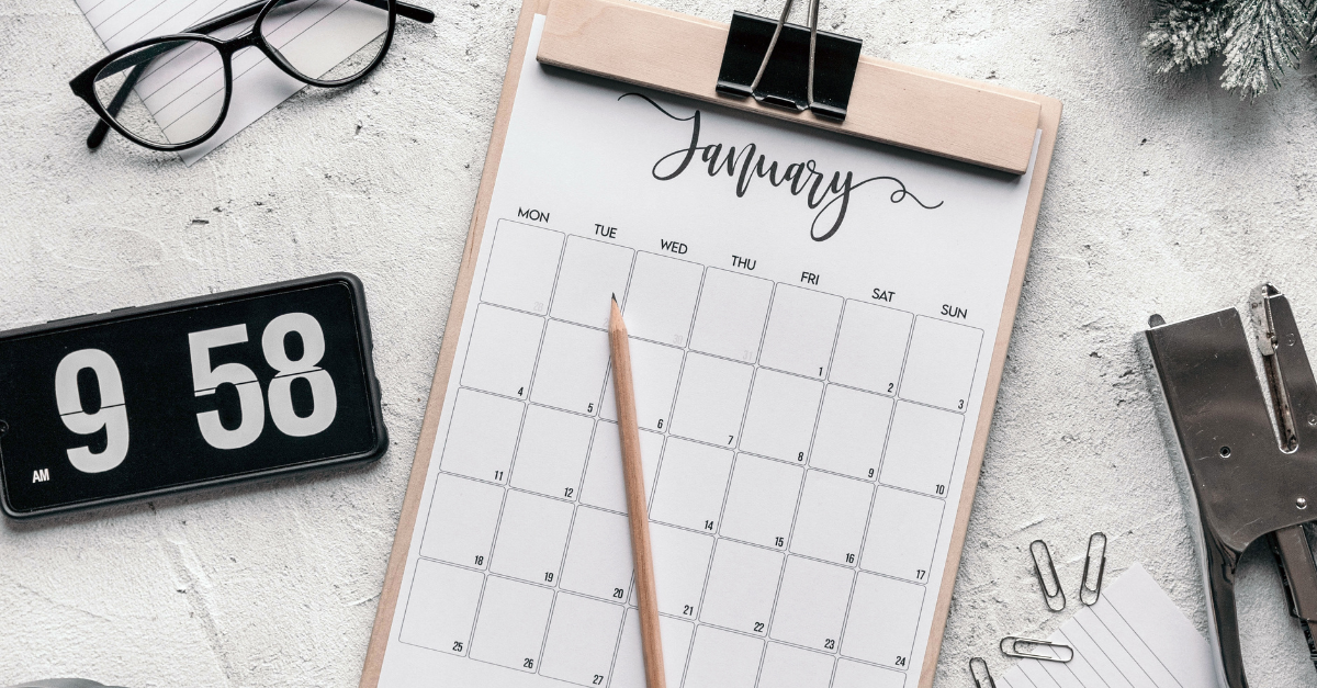 social media content planning op een gratis template van een kalender